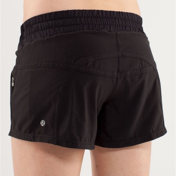 Lululemon | 4 Tracker Short II 2-way stretch. Black - Picture 3 of 8